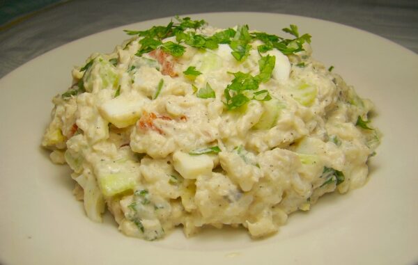 Рыбный салат с картофелем и рисом Рыбный салат с картофелем и рисом
