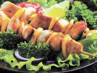 Шашлык из курицы в пряном маринаде с лимоном