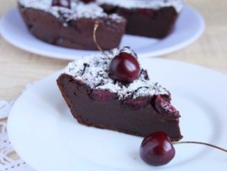 Шоколадный клафути с черешней