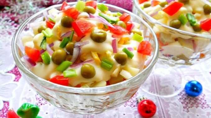 Салат «Мозаика» с копченой рыбой Салат «Мозаика» с копченой рыбой