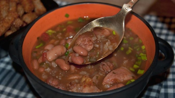 Суп фасолевый с мясом и рисом Суп фасолевый с мясом и рисом