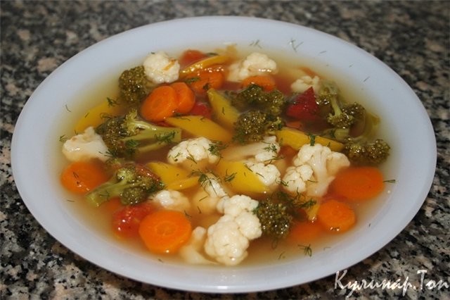 Суп из говядины с картофелем и брокколи