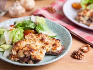 Свинина под сырной корочкой