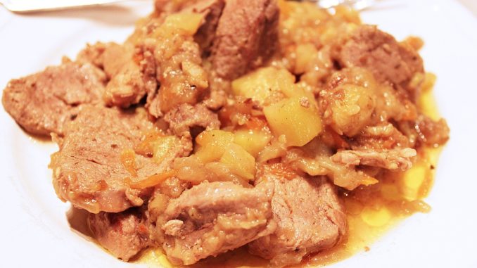 Свинина, запеченная с кабачками Свинина, запеченная с кабачками
