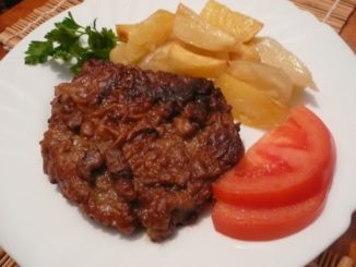 Свиные отбивные в красном вине