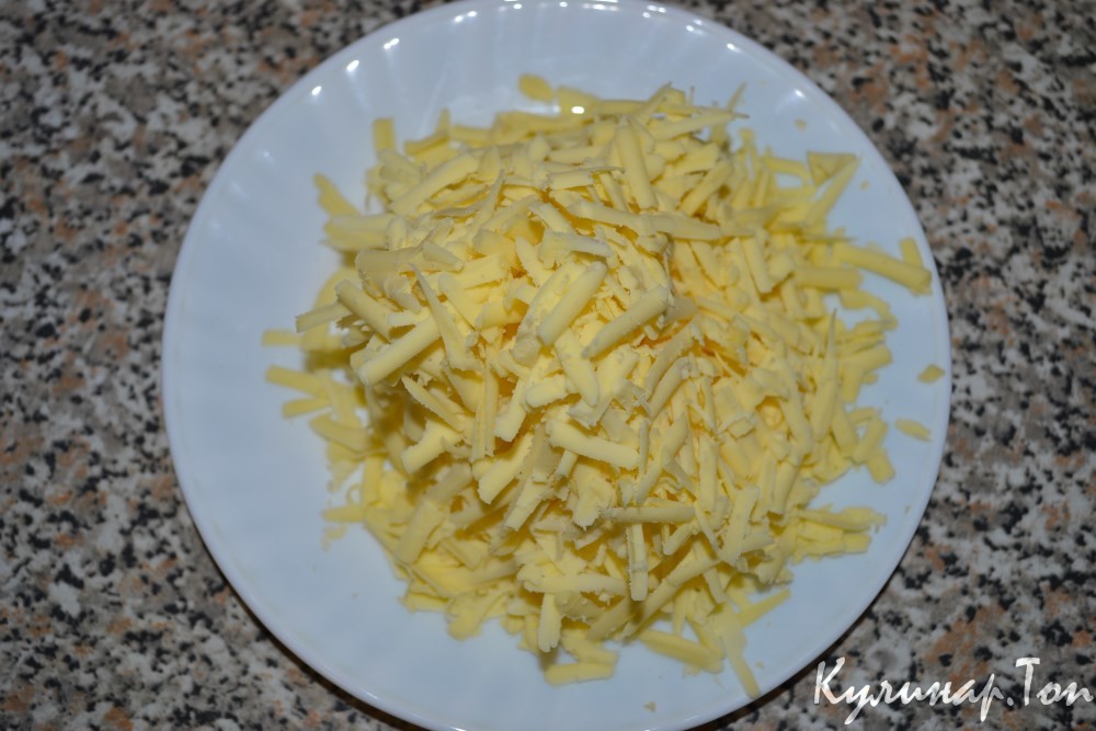 Сырные маффины с копченой курицей
