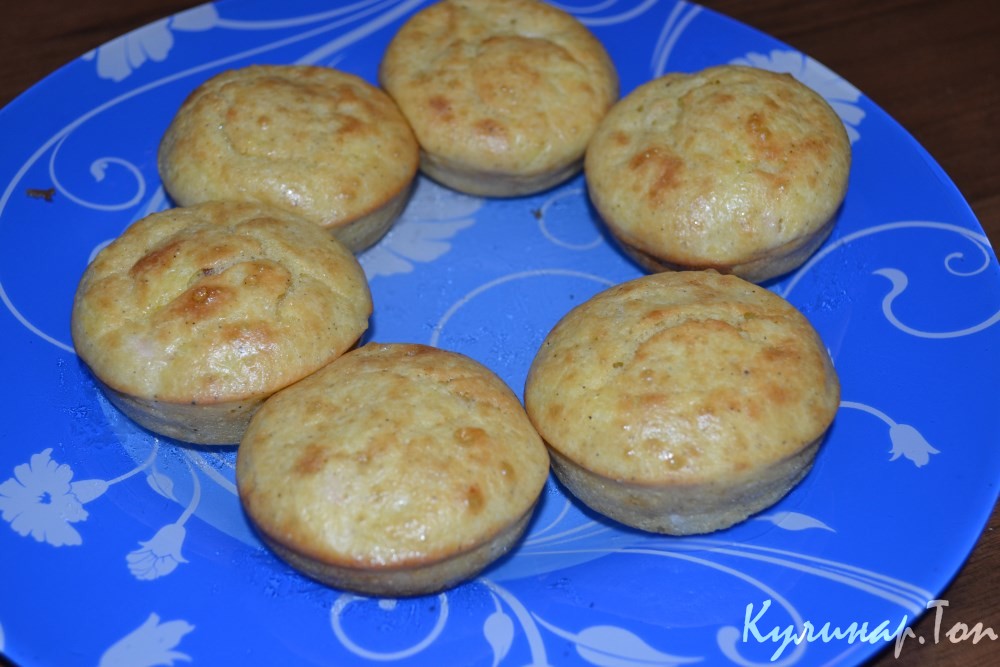 Сырные маффины с копченой курицей