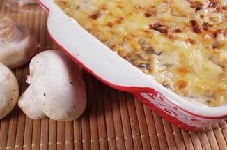 Запеканка из говядины с грибами и картофелем