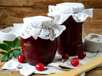 Джем из вишни с косточками