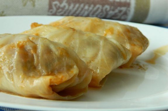 Голубцы с куриной печенью, специями и яблоками Голубцы с куриной печенью, специями и яблоками