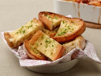 Гренки из белого хлеба с чесноком