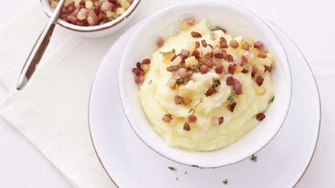 Картофельное пюре со шкварками Картофельное пюре со шкварками
