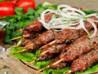 Кебабы из свинины, приготовленные в фольге
