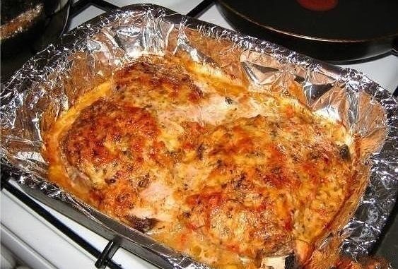 Острая свинина с сыром и грибами в духовке Острая свинина с сыром и грибами в духовке