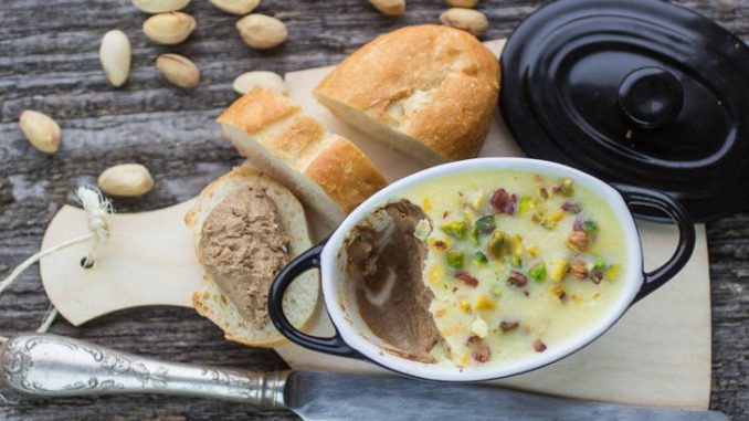 Паштет с фисташками Паштет из куриной печени с фисташками