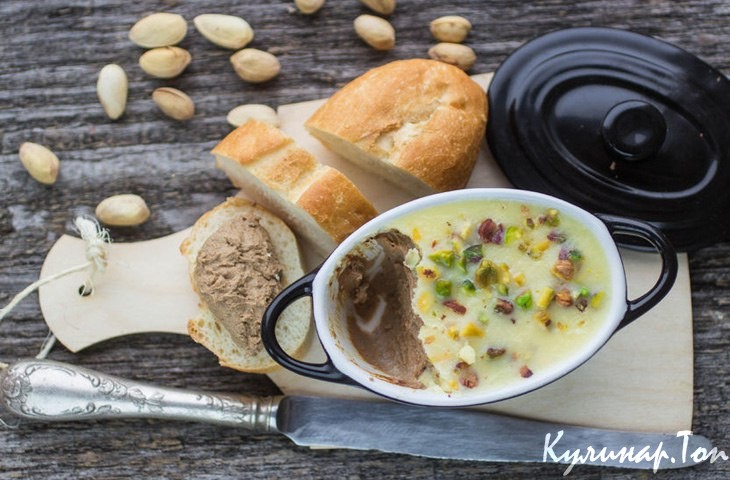 Паштет из куриной печени с фисташками