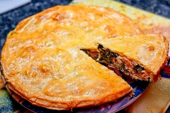 Пирог с семгой, брынзой и шпинатом Пирог с семгой, брынзой и шпинатом