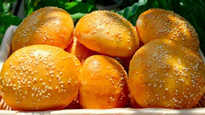 Пирожки с творогом и изюмом Пирожки с творогом и изюмом