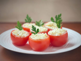 Помидоры, фаршированные сыром
