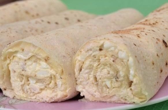 Рулеты из лаваша с курицей и плавленым сырком Рулеты из лаваша с курицей и плавленым сырком