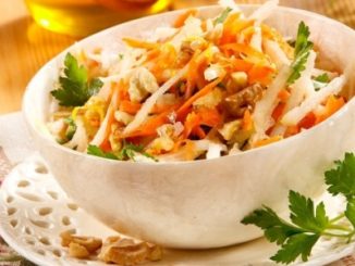 Салат из редьки, моркови и грецких орехов