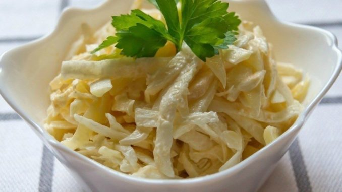 Салат из сельдерея и сыра Салат из сельдерея и сыра