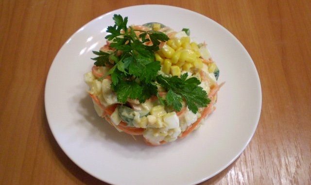 Салат с корейской морковкой и кукурузой Салат с корейской морковкой и кукурузой