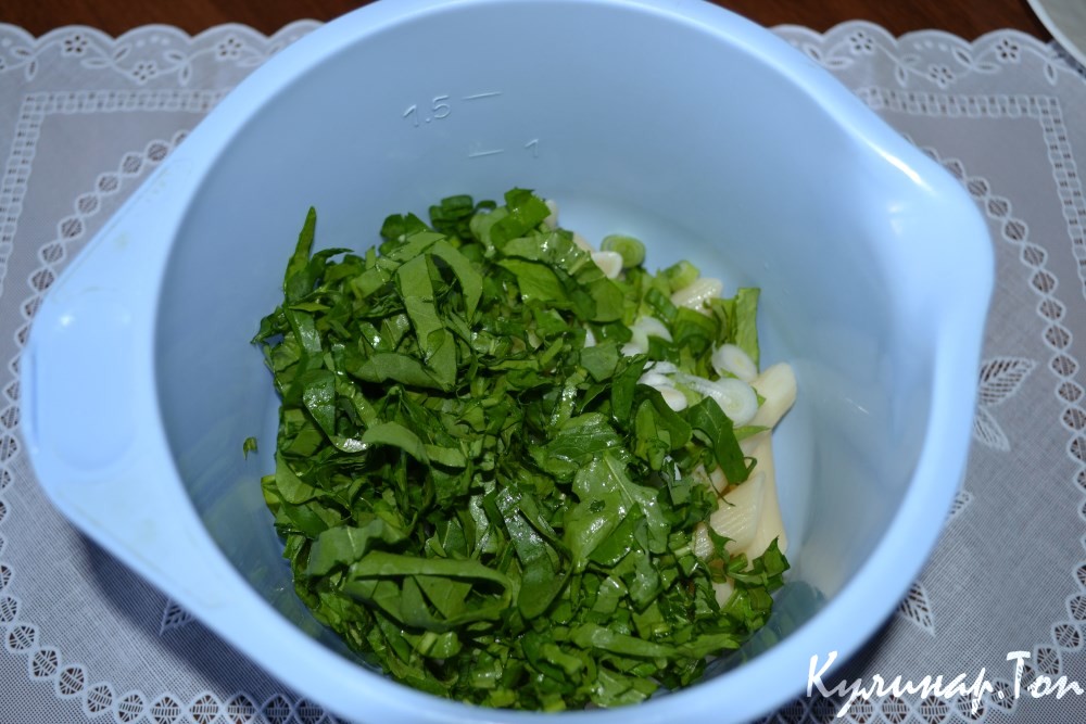 Салат с пастой и рукколой