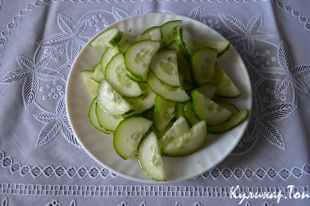 Салат с пастой и рукколой