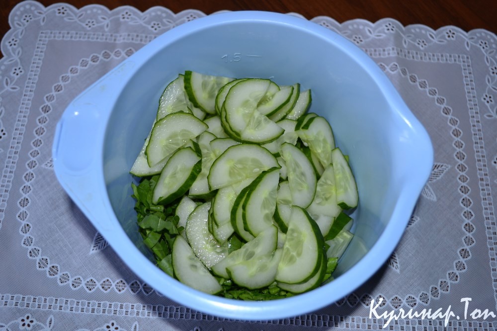 Салат с пастой и рукколой
