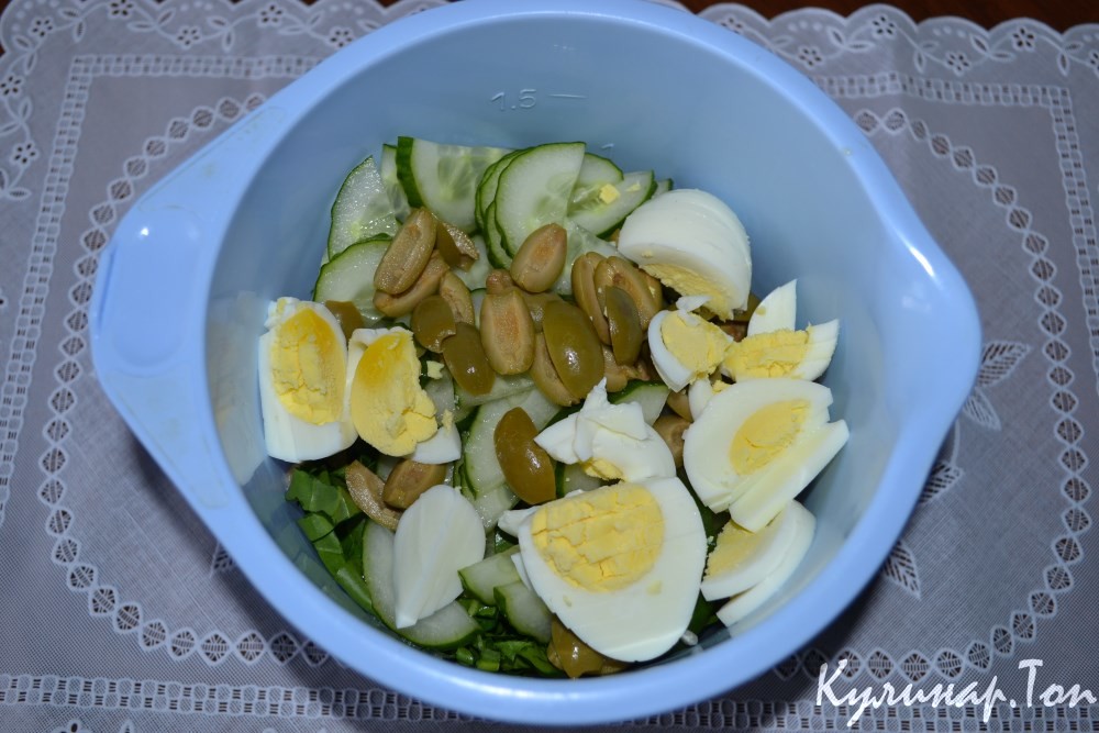 Салат с пастой и рукколой
