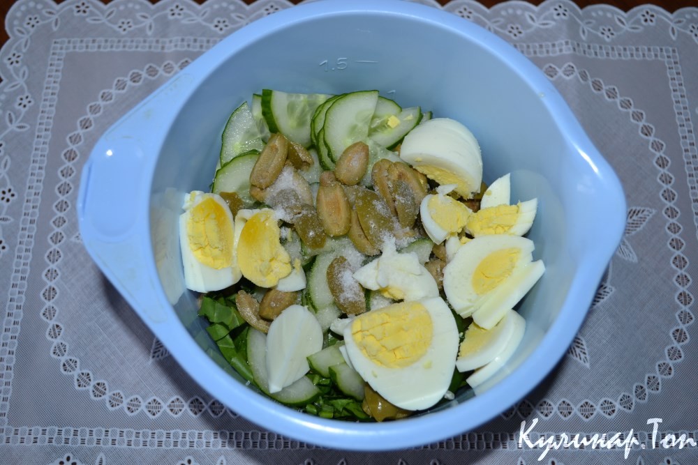 Салат с пастой и рукколой