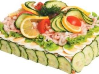 Торт-салат с креветками и ананасом