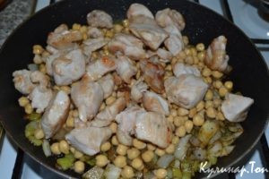 Жаркое из курицы с нутом