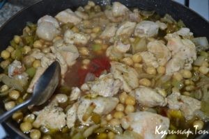 Жаркое из курицы с нутом