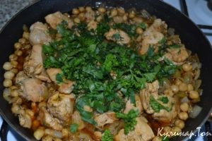 Жаркое из курицы с нутом