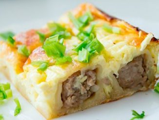 Запеканка с сыром и пельменями