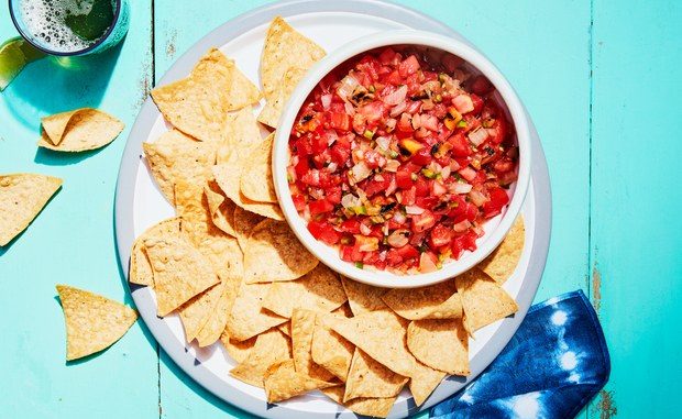 3-Ingredient-Grilled-Raw-Tomato-Salsa-180717