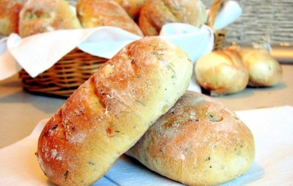 Булочки с зеленым луком и яйцами Булочки с зеленым луком и яйцами