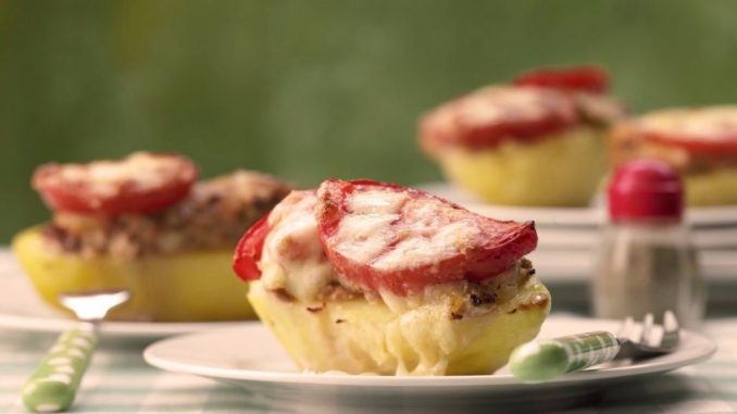 Фаршированный картофель с орехами и моцареллой Фаршированный картофель с орехами и моцареллой