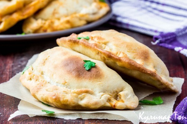 Кальцоне с ветчиной и сыром