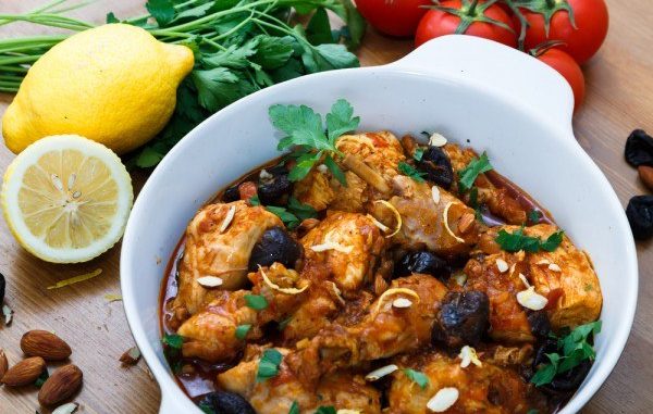 Курица с черносливом по-мароккански Курица с черносливом по-мароккански
