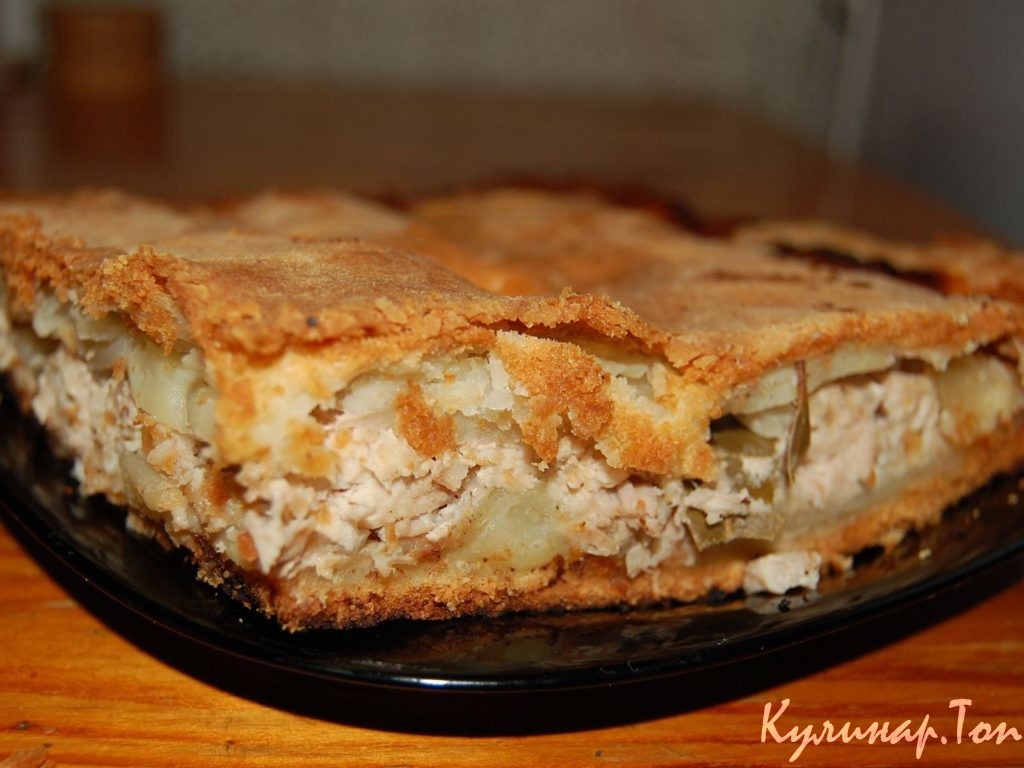 Курник из слоеного теста