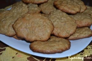 Медовое печенье из овсяных хлопьев