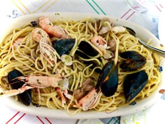 Паста с морским коктейлем