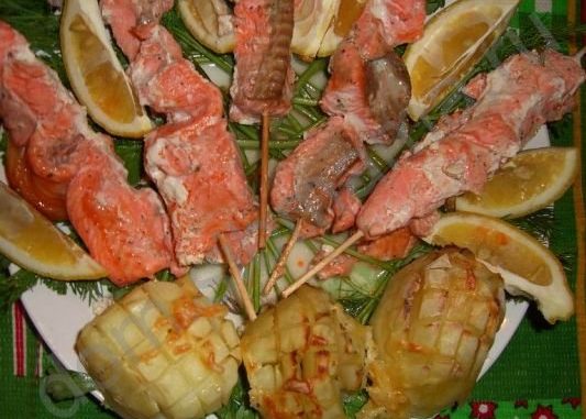 Рыба с огурцами на шампурах Рыба с огурцами на шампурах