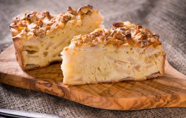 Шарлотка с орехами Шарлотка с орехами