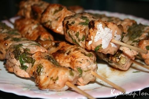 Шашлык из белуги в томатном соусе Шашлык из белуги в томатном соусе