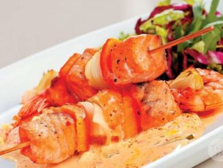 Шашлык из форели в пряном маринаде