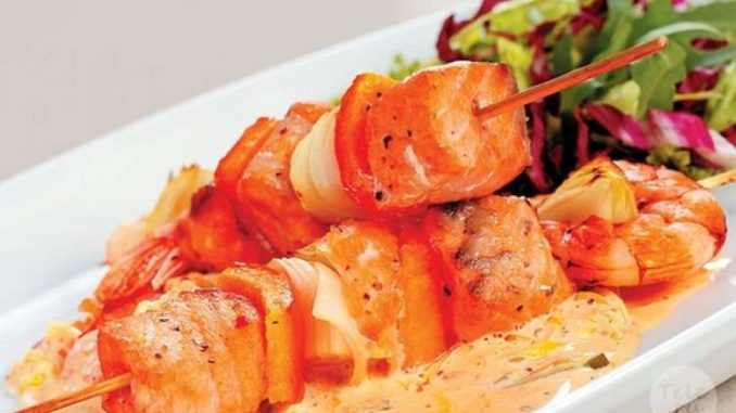 Шашлык из форели в пряном маринаде Шашлык из форели в пряном маринаде